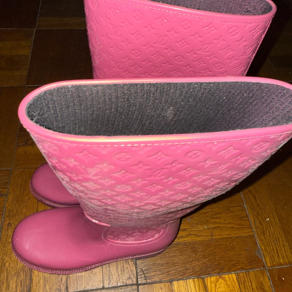 Authentic Louis Vuitton Women's Pink Rain Boots size 39 - Picture 6 of 7